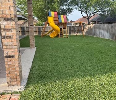 Edinburg House | Calm 2 Story Luxury Rental Home