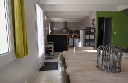 Bangor House | Calm 3-bedroom house near beaches and shops in Bangor