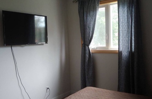 Southeast Edmonton House | Calm and clean place to stay