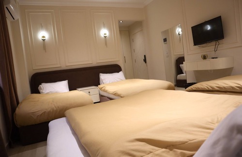 Abdin Bed & Breakfast | Calm hotel with private rooms and private bathrooms with air conditioner