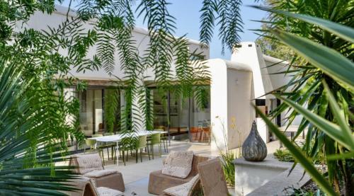 Castries Bed & Breakfast | Calma Blanca