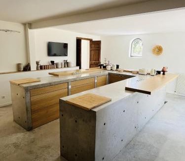 Castries Bed & Breakfast | Calma Blanca