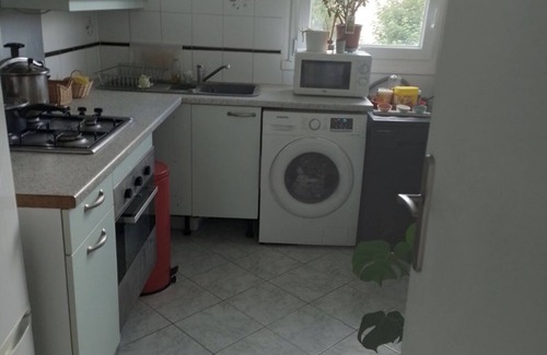 Champigny-sur-Marne Apartment | Calme, à une rue de la Rivière La Marne, 15 min du RER A 'Le Parc Saint Maur'