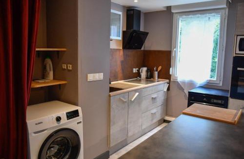 Bellerive-sur-Allier Apartment | Calme et terrasse privée près de Vichy
