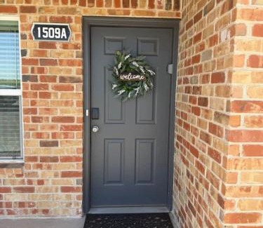 Clovis Apartment | Calming Comfort Stay