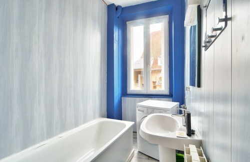 Nevers Apartment | Calming Lilac in Nevers's heart