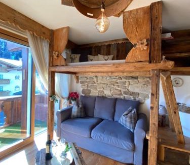 Campitello di Fassa Apartment | Calore di una Casa di Montagna
