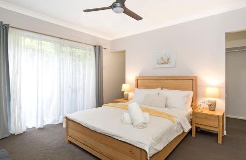 Callala Beach House | Calypso - 4 Mins Walk to Beach - Community Pool