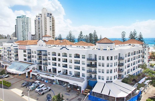 Coolangatta Apartment | Calypso Plaza Resort Unit 238 One bedroom apartment in Central Coolangatta with Wi-Fi Inc.