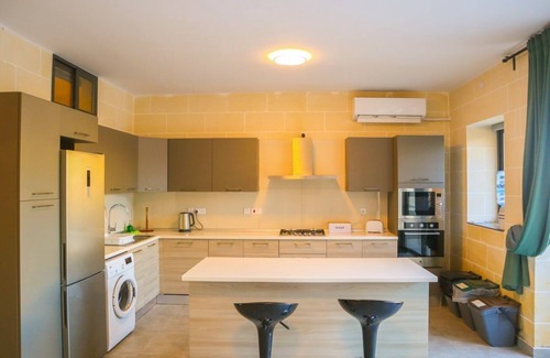 Xaghra Villa | Calypso Retreat - Three Bedroom Villa, Sleeps 6