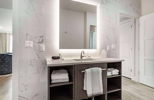Woods Of Century Park Hotel | Cambria Hotel Austin Uptown Near The Domain