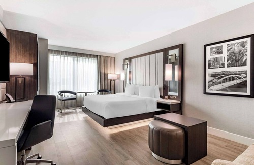 Woods Of Century Park Hotel | Cambria Hotel Austin Uptown Near The Domain