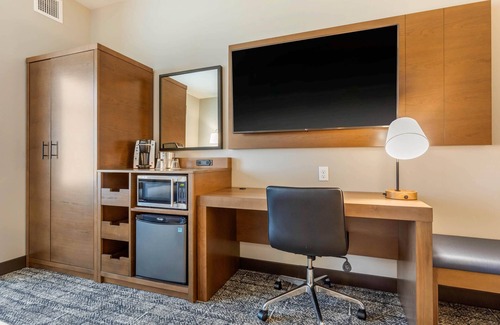 Bettendorf Hotel | Cambria Hotel Davenport Quad Cities