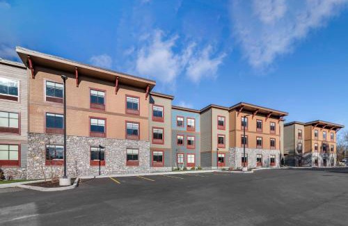 Lake Placid Hotel | Cambria Hotel Lake Placid - Lakeside Resort