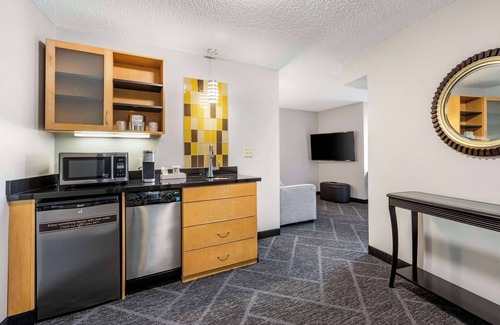 Maple Grove Hotel | Cambria Hotel Minneapolis Maple Grove