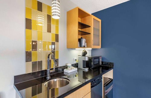 Maple Grove Hotel | Cambria Hotel Minneapolis Maple Grove