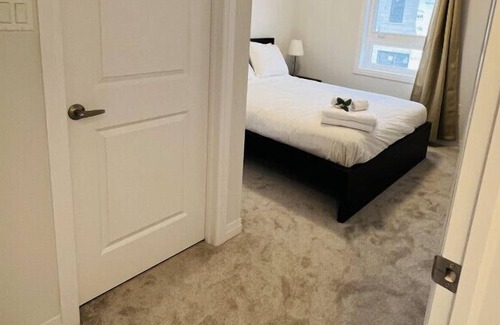 Cambridge House | Cambridge Home 3BDR-Netflix-Parking-WiFi-Laundry