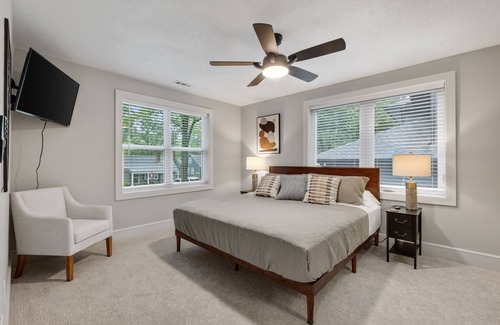 Prairie Village House | Cambridge - Pristine Home + Walk to PV Shops