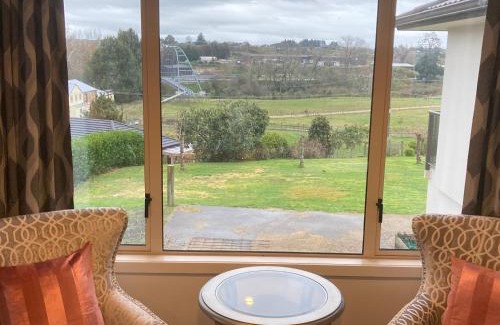 Cambridge House | Cambridge Te Awa Rivertrail BnB