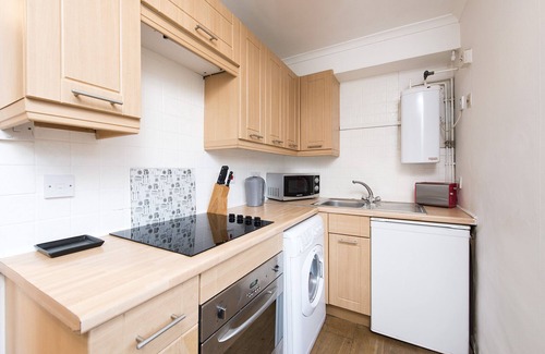 Camden Town Apartment | CAMDEN COOL! SECONDS FROM THE TUBE!