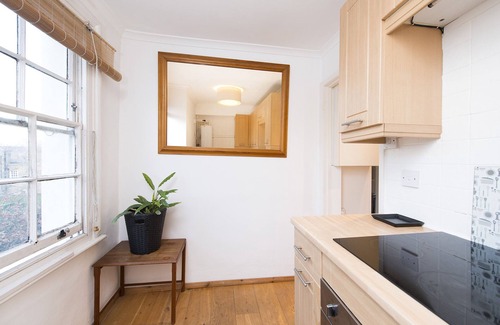 Camden Town Apartment | CAMDEN COOL! SECONDS FROM THE TUBE!