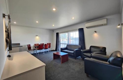 Invercargill House | Camden Court Apartment