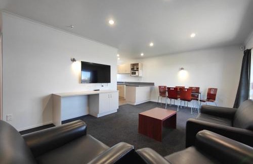 Invercargill House | Camden Court Apartment