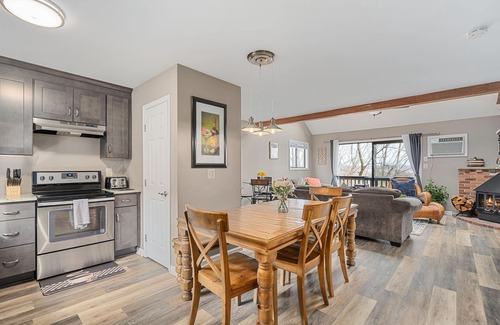 Village at Camelback House | Camelback Mountain all season Family Vacation! SKI In/Out -Hot Tub-Pool & Sauna!