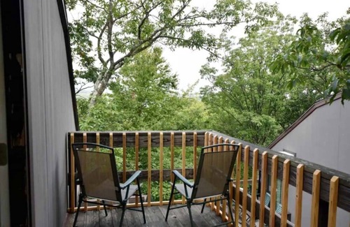 Village at Camelback House | Camelback Townhouse. Near Water Park! Ask About Early-Check in & Late Check-out.