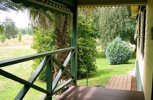 Bombowlee Cottage | Camelia Cottage - Tumut River