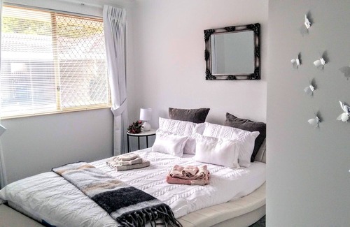 Dianella House | Camelias Boutique Cottage in Dianella