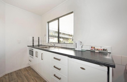 Lower Hutt Hotel | Camellia Court Motel