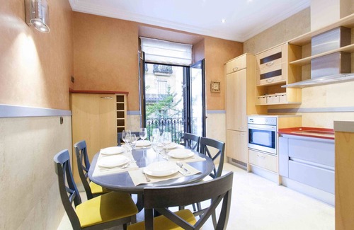 San Sebastian Centro Apartment | Camelot | The Rentals Collection