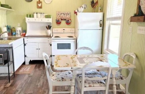 Big Sandy House | Camels, Green Cabin and more at Kaleidoscope Ranch
