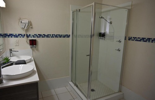 West Wyalong Hotel | Cameo Inn Motel