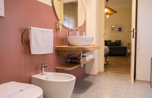 Foligno House | Camera Luxury in Centro a Foligno, a 5 Minuti da Caserma e Stazione