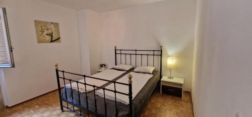 Melide Apartment | Camera Monte