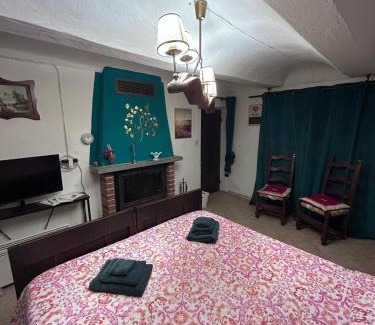 Castellero Apartment | Camera Privata Glicine