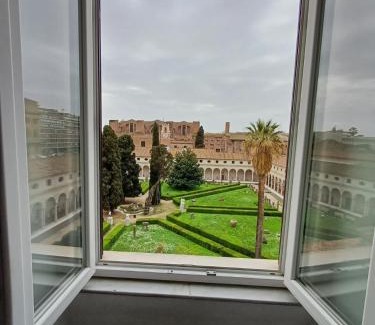 Rione XVIII Castro Pretorio House | Camera x2 con splendida vista sulle Terme di Diocleziano e sul Chiostro di Michelangelo