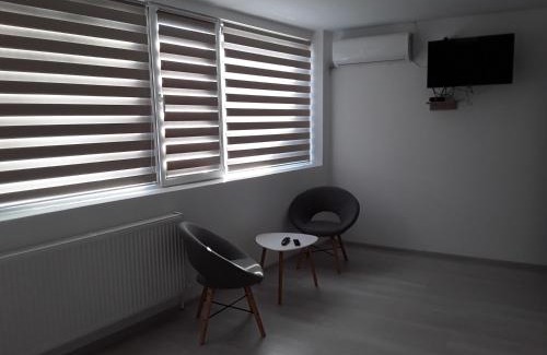 Mahmudia House | Camere de inchiriat Central La Calciu