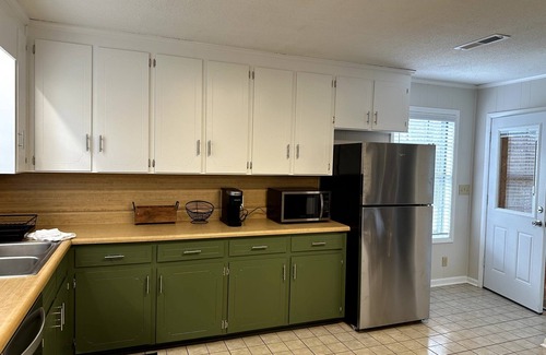 Dothan House | Cameron Cottage in Dothan. 3 Bedroom 2 Bath.