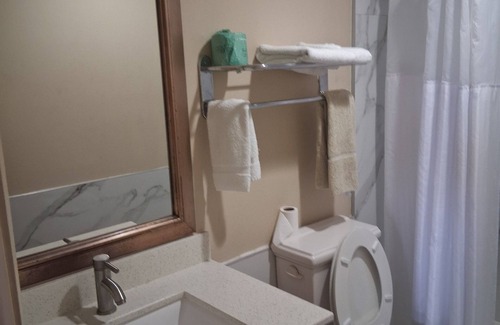 Victoria Hotel | Cameron Inn & suites