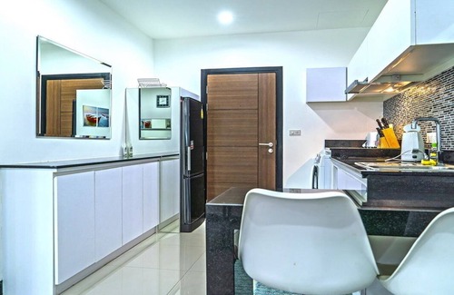 Ban Saiyuan Condo | CAMILLA Панорамные апартаменты на юге острова @Naiharn Beach Condominium B502