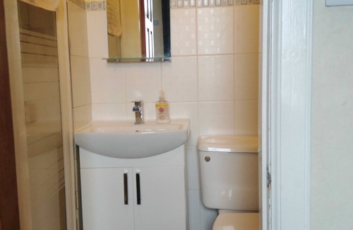 Aberdeen West End House | Camillia Guest House