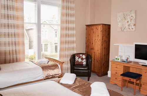 Aberdeen West End House | Camillia Guest House