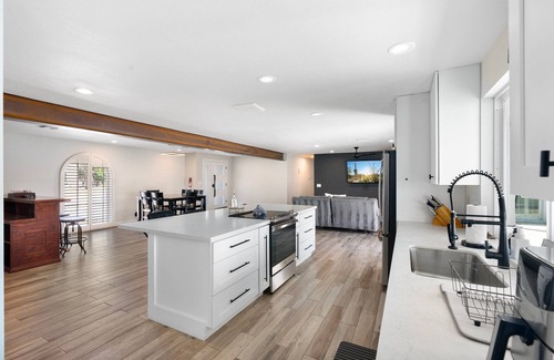 Raskin Estates House | Camino Santo