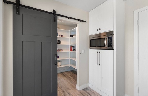 Raskin Estates House | Camino Santo