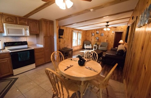 Old Forge House | Camp Bear Path - Cozy Cabin on Hollywood Hills Road with Lake Access