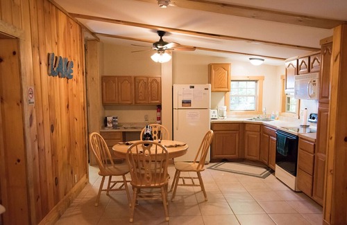 Old Forge House | Camp Bear Path - Cozy Cabin on Hollywood Hills Road with Lake Access