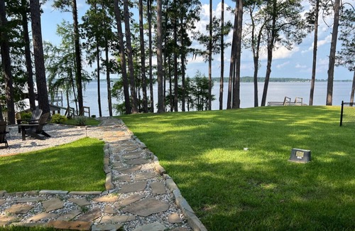 Negreet House | Camp Boogie .